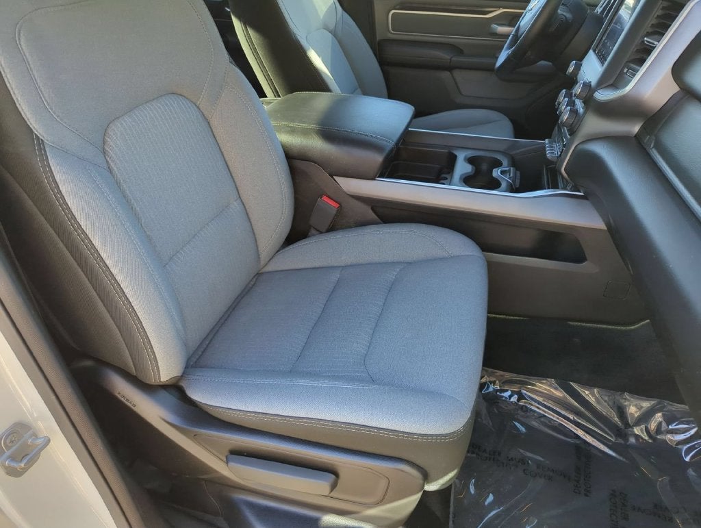 2020 RAM 1500 Big Horn Crew Cab 4x4 5'7" Box