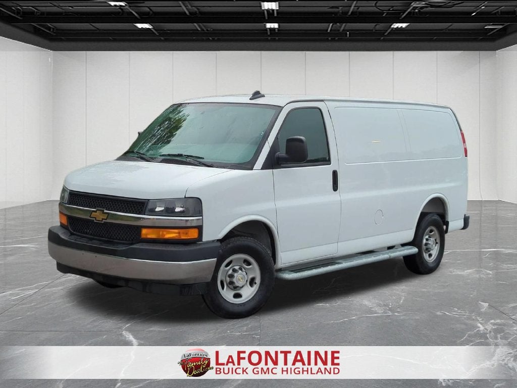 2025 Chevrolet Express Cargo WT