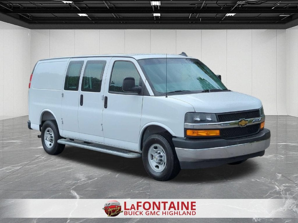 2025 Chevrolet Express Cargo WT