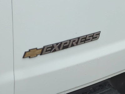 2025 Chevrolet Express Cargo WT