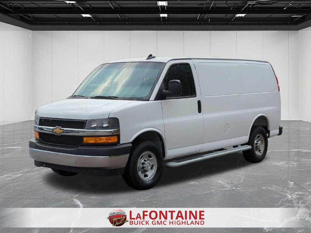 2025 Chevrolet Express Cargo WT