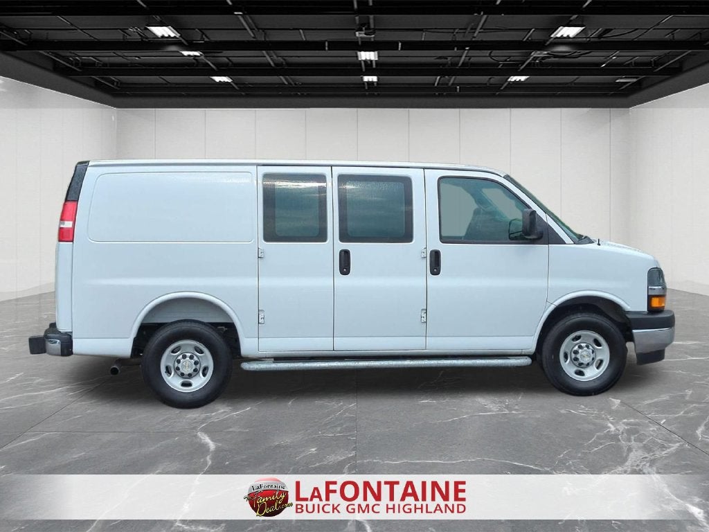 2025 Chevrolet Express Cargo WT