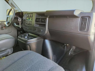2025 Chevrolet Express Cargo WT