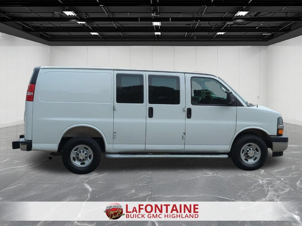 2025 Chevrolet Express Cargo WT