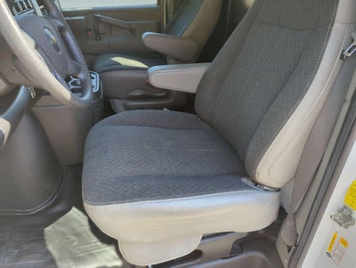 2025 Chevrolet Express Cargo WT