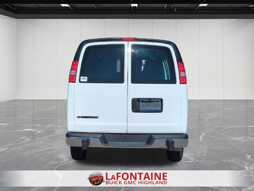 2025 Chevrolet Express Cargo WT