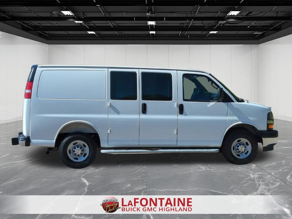 2025 Chevrolet Express Cargo WT