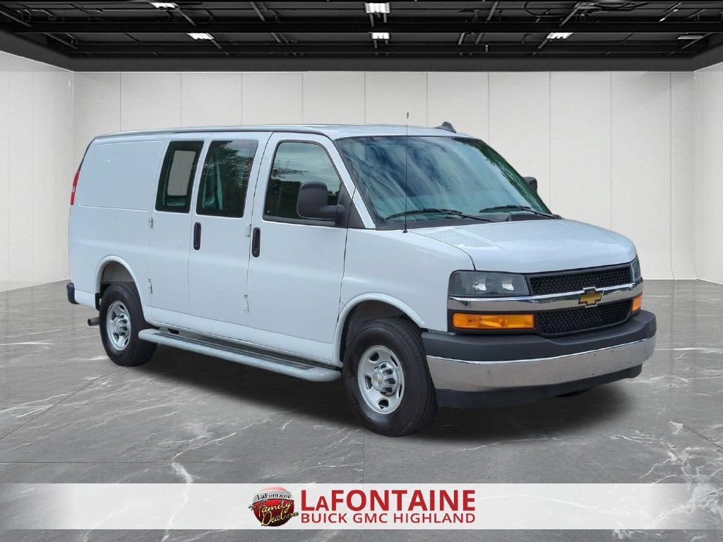 2025 Chevrolet Express Cargo WT