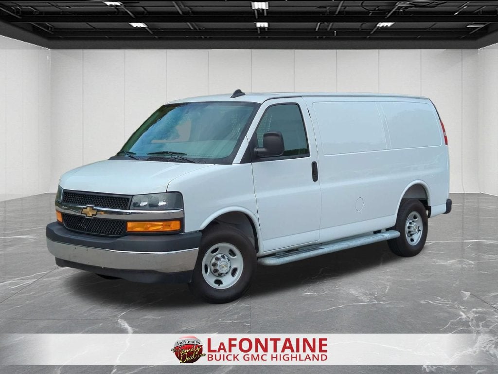 2025 Chevrolet Express Cargo WT