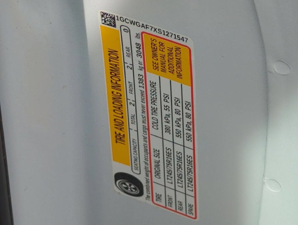 2025 Chevrolet Express Cargo WT
