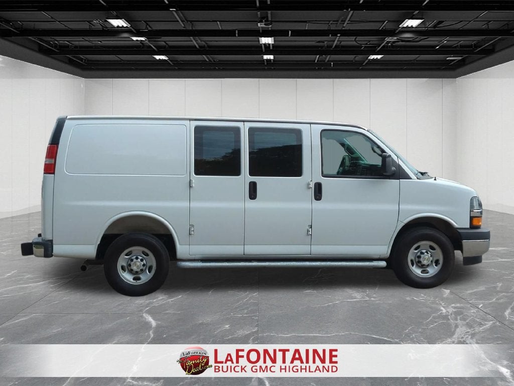 2025 Chevrolet Express Cargo WT