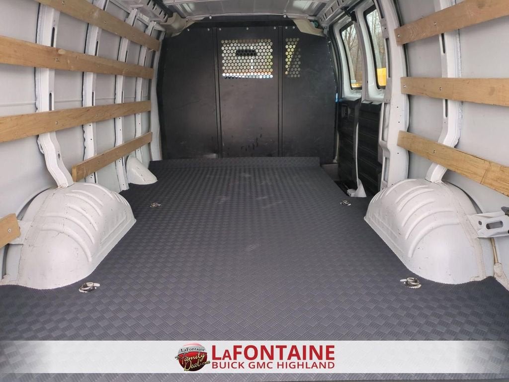 2024 Chevrolet Express Cargo 2500 WT