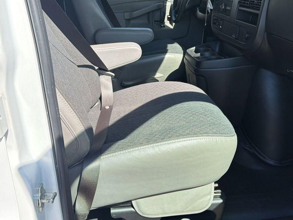 2024 Chevrolet Express Cargo 2500 WT