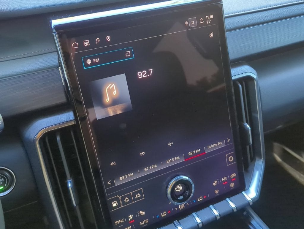 2024 GMC Acadia AT4