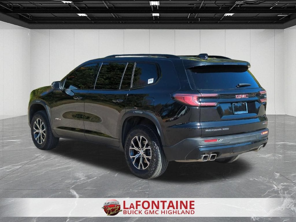 2024 GMC Acadia AT4
