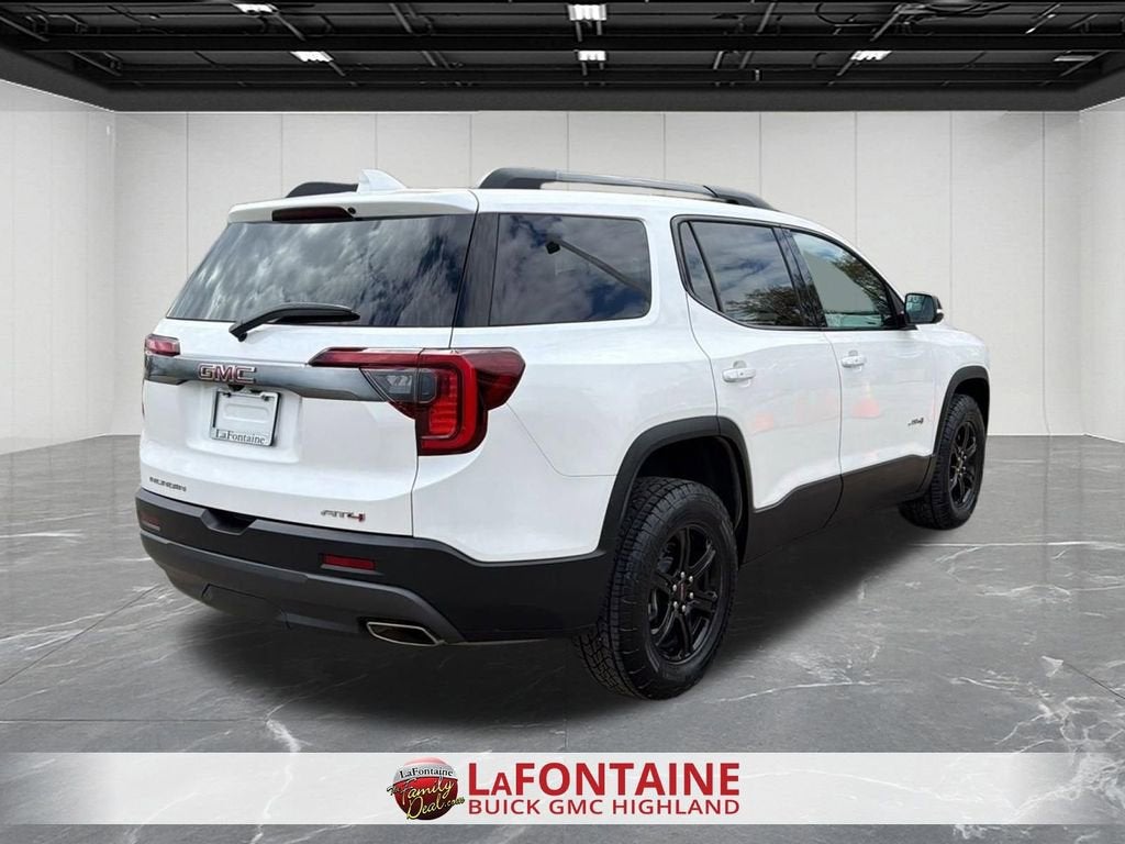 2023 GMC Acadia AT4