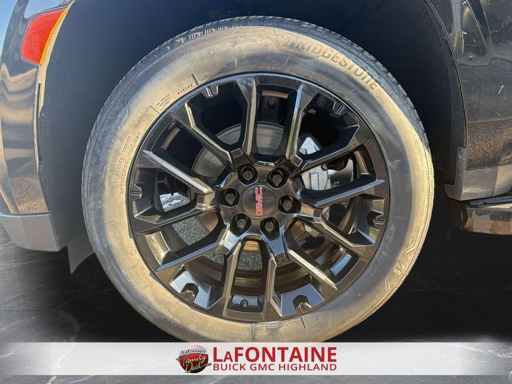 2023 GMC Yukon SLT
