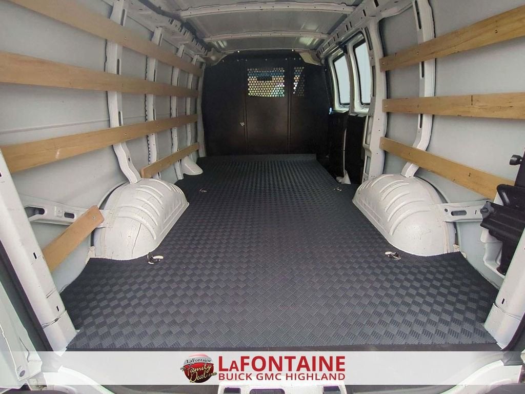 2023 GMC Savana Cargo 2500 Work Van