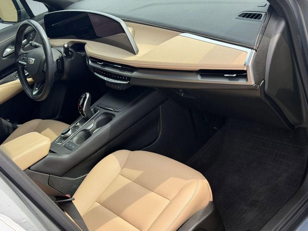 2024 Cadillac XT4 Luxury