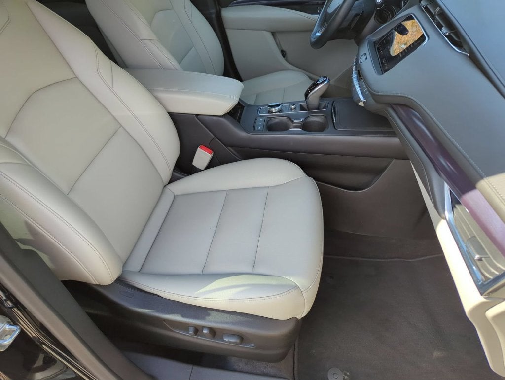 2023 Cadillac XT4 AWD Luxury