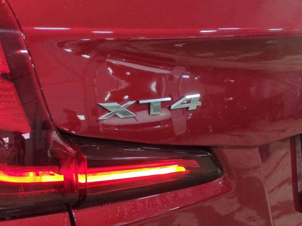 2023 Cadillac XT4 Luxury