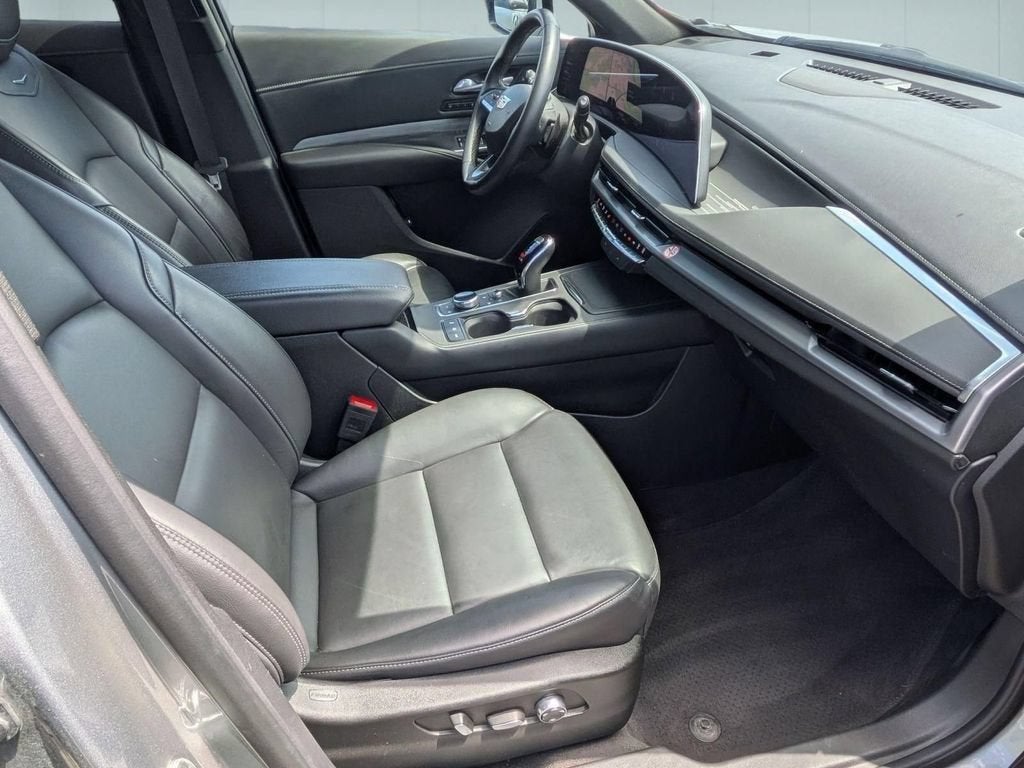 2025 Cadillac XT4 Premium Luxury