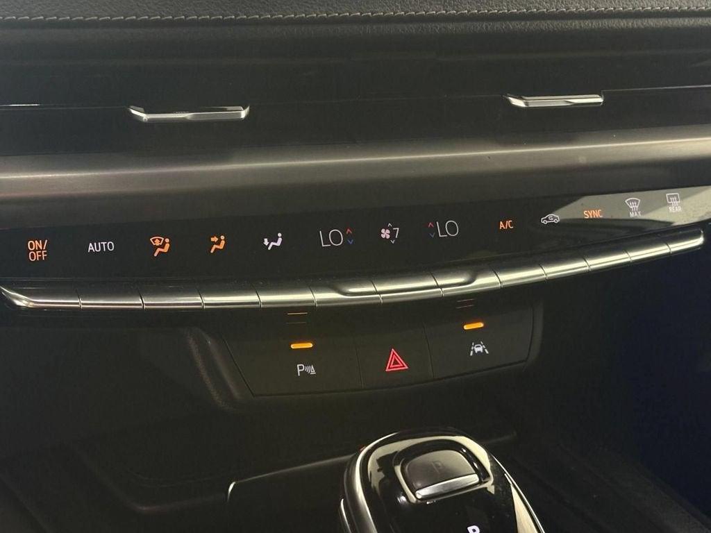 2025 Cadillac XT4 Premium Luxury