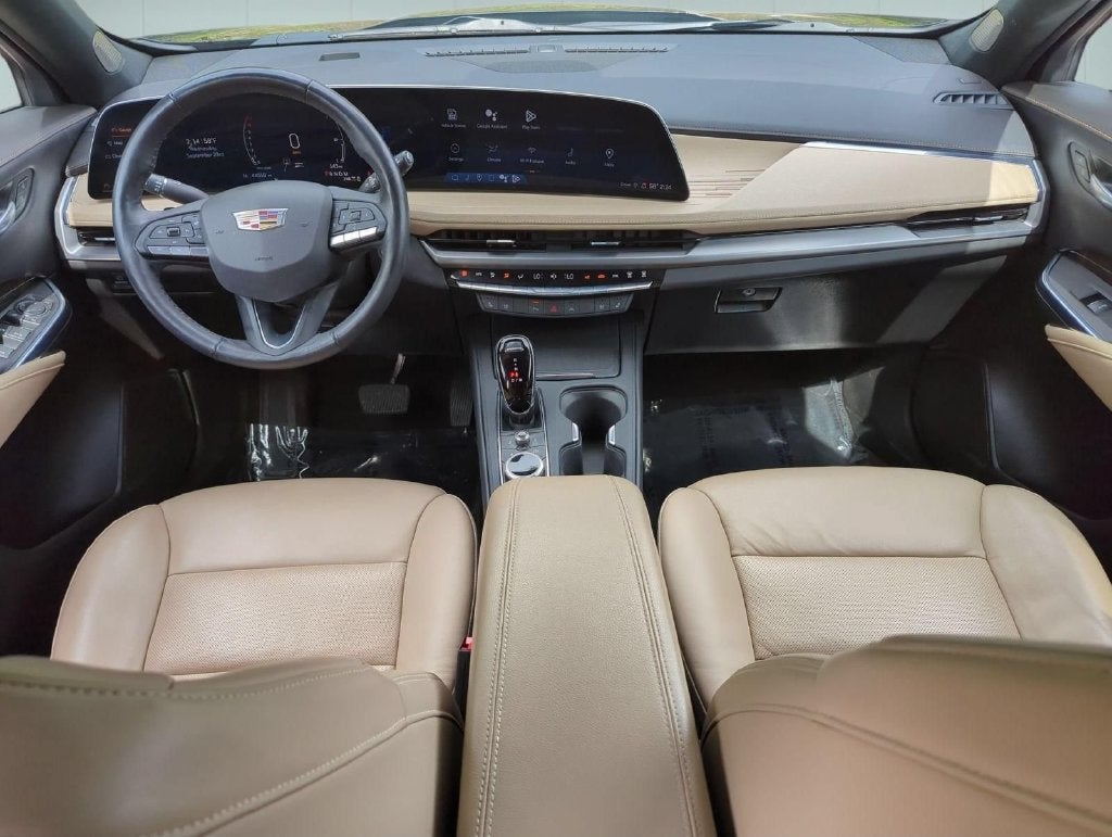 2024 Cadillac XT4 Premium Luxury