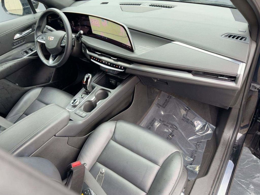 2025 Cadillac XT4 Premium Luxury