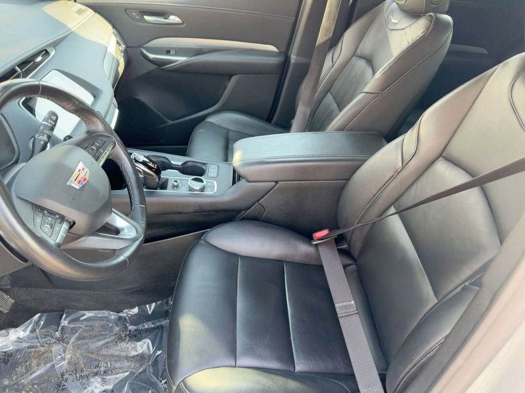 2023 Cadillac XT4 Premium Luxury