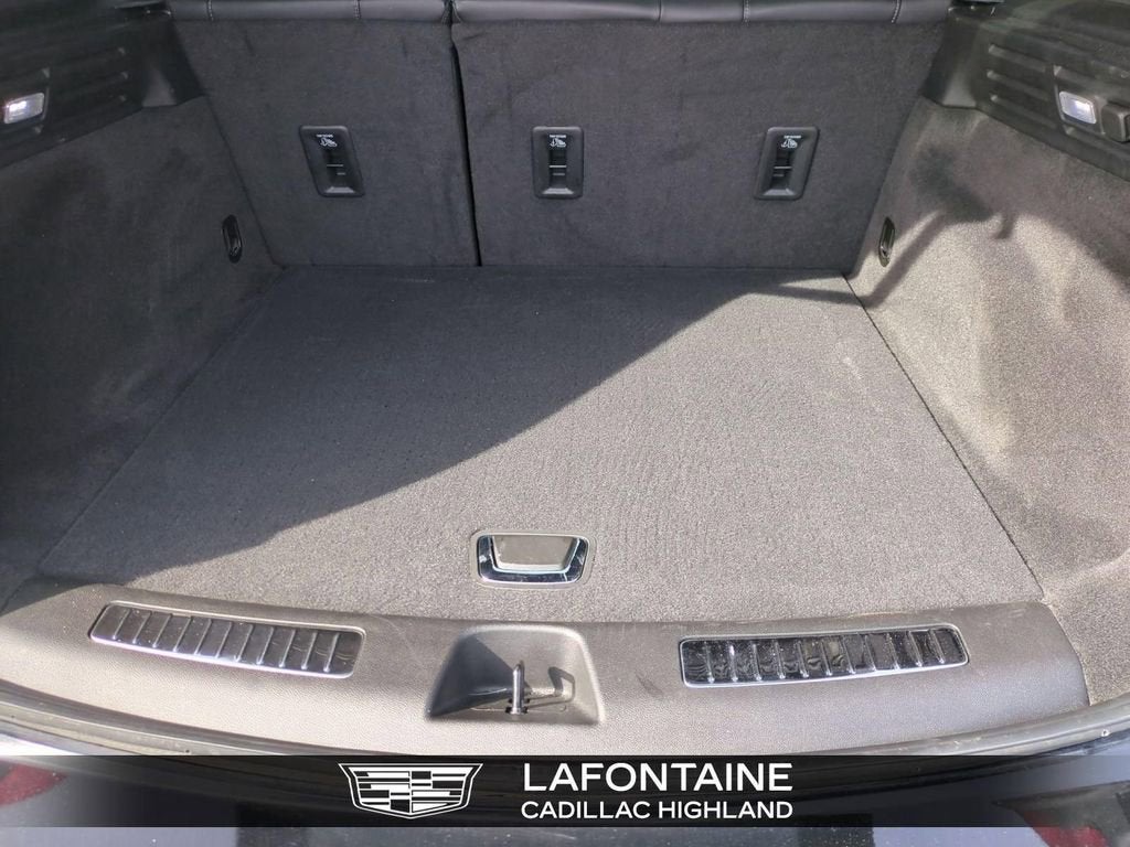 2023 Cadillac XT4 Premium Luxury