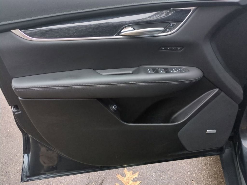 2022 Cadillac XT5 Premium Luxury