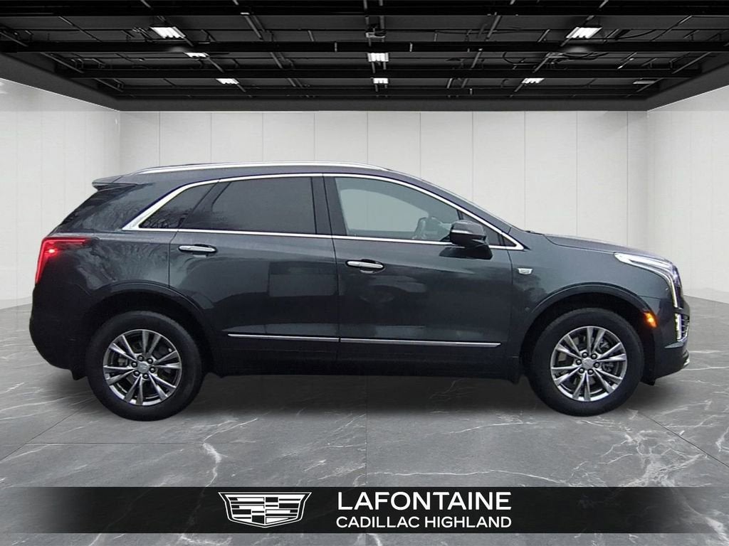 2022 Cadillac XT5 Premium Luxury
