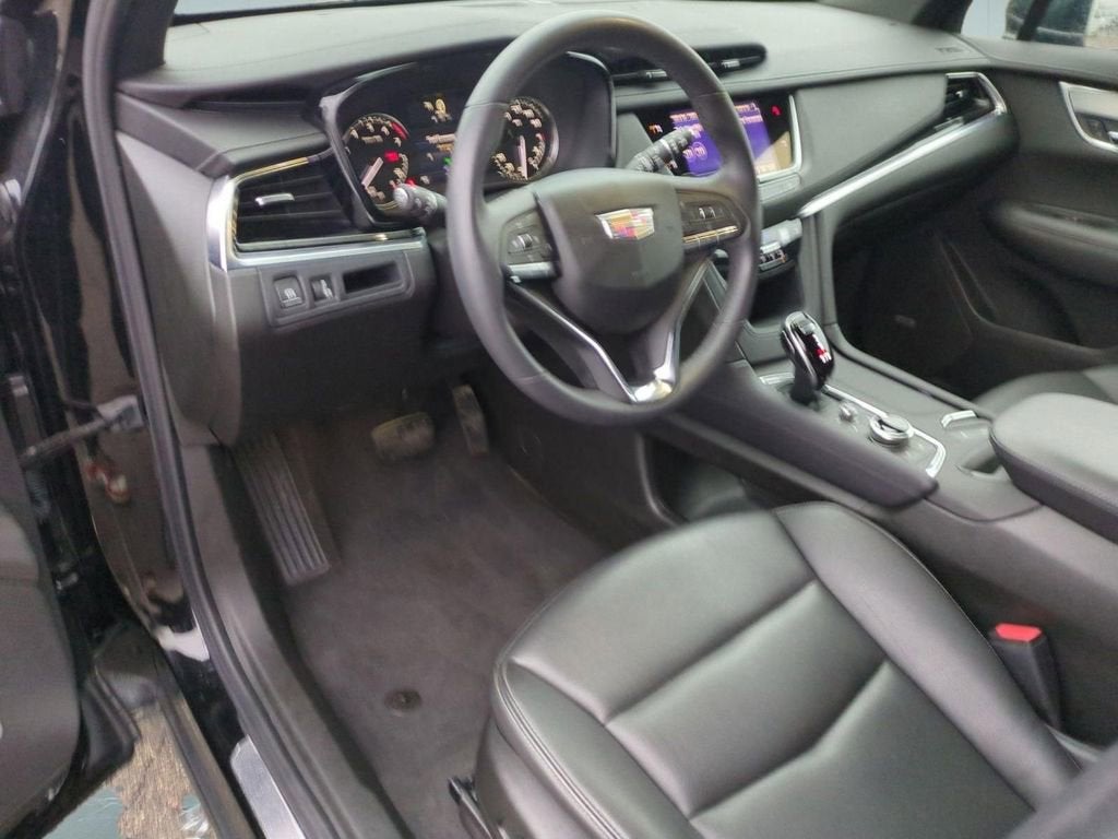 2025 Cadillac XT6 Luxury