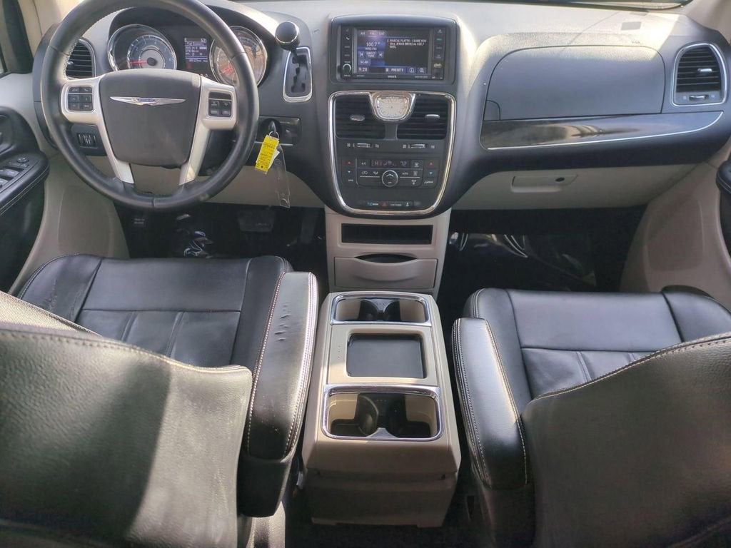 2014 Chrysler Town & Country Touring