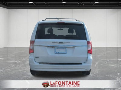 2014 Chrysler Town & Country Touring