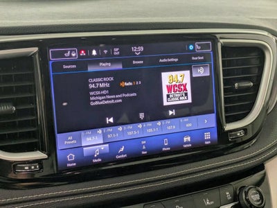 2022 Chrysler Pacifica Hybrid Touring L