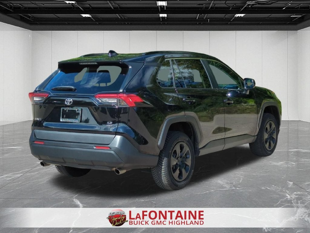 2021 Toyota RAV4 LE