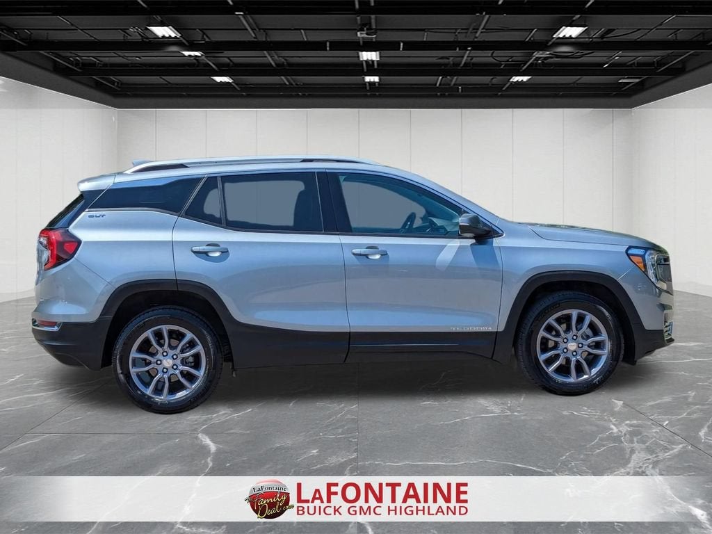 2023 GMC Terrain SLT