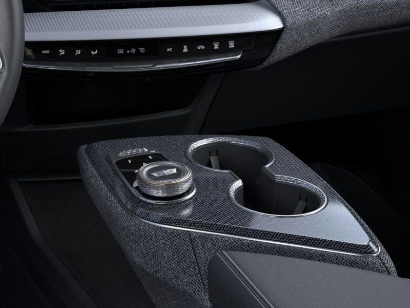 2025 Cadillac OPTIQ Luxury 2