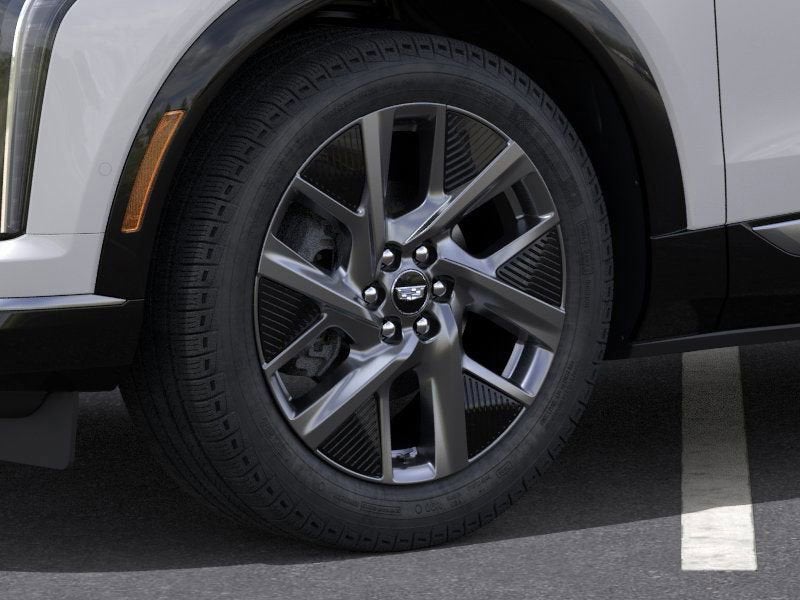 2025 Cadillac OPTIQ Luxury 2