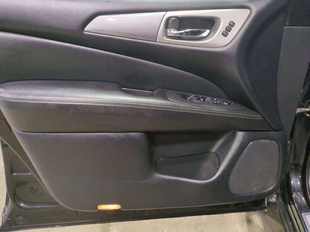 2020 Nissan Pathfinder SL