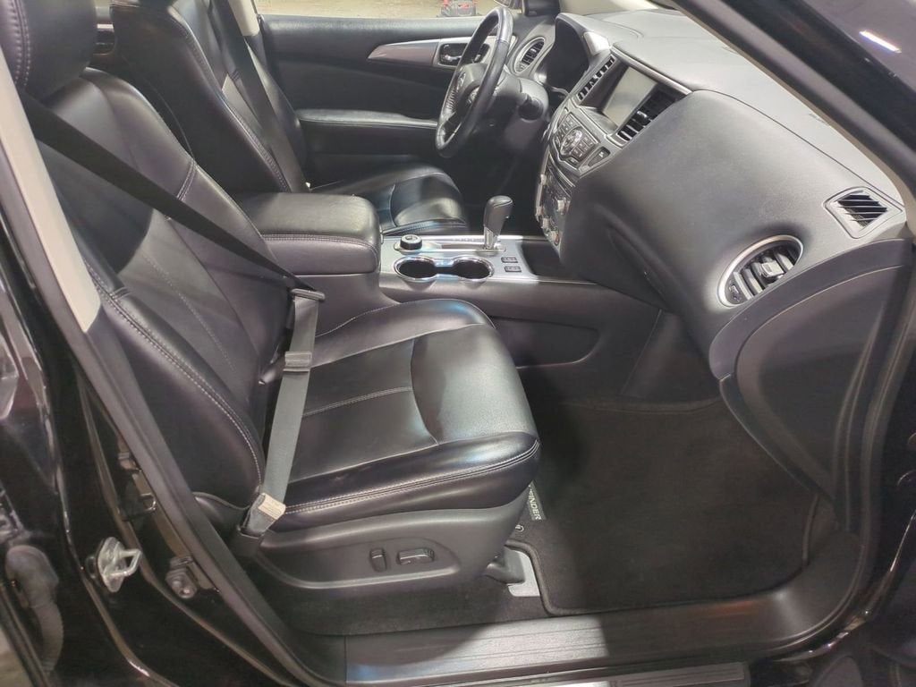 2020 Nissan Pathfinder SL