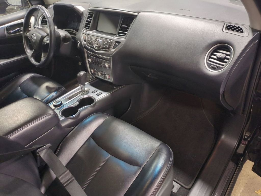 2020 Nissan Pathfinder SL