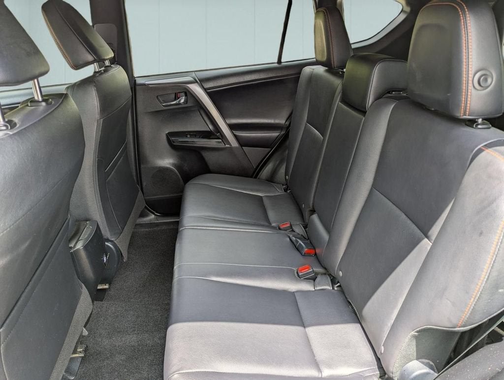 2018 Toyota RAV4 SE