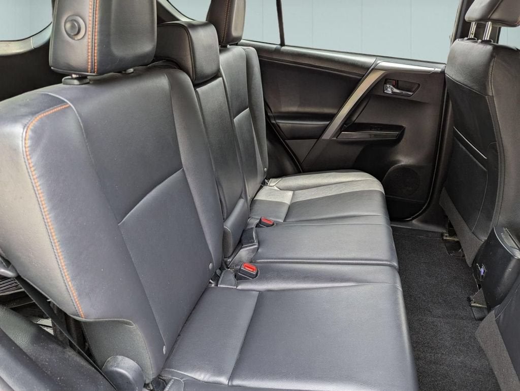2018 Toyota RAV4 SE