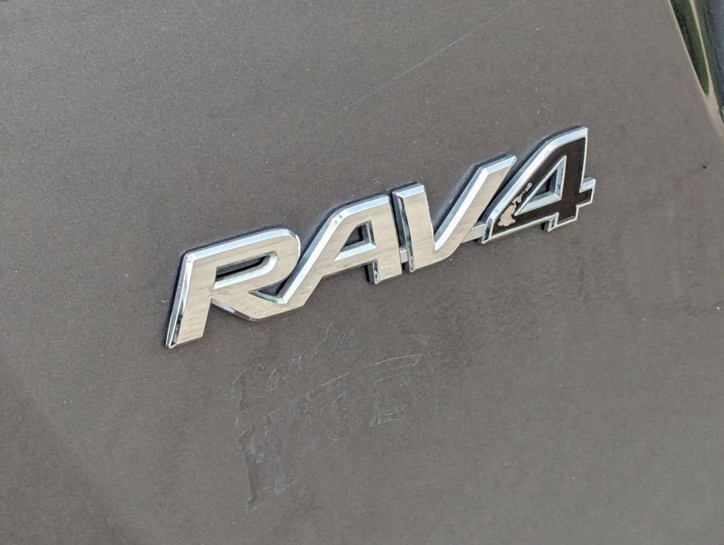 2018 Toyota RAV4 SE