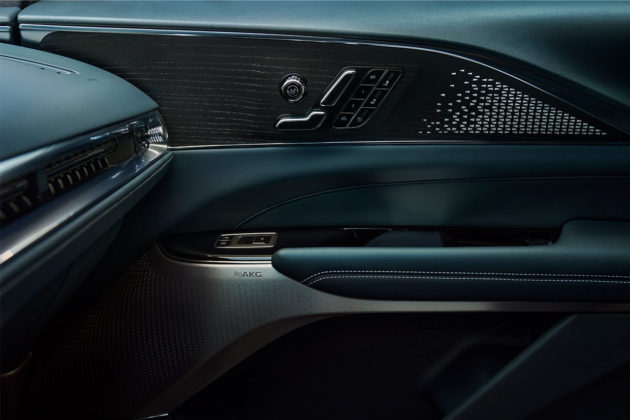 LaFontaine Cadillac Highland in Highland Charter Township MI