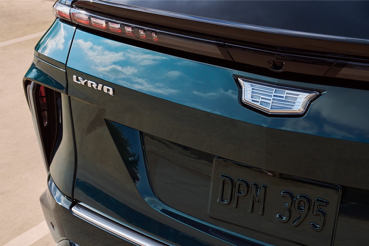 LaFontaine Cadillac Highland in Highland Charter Township MI