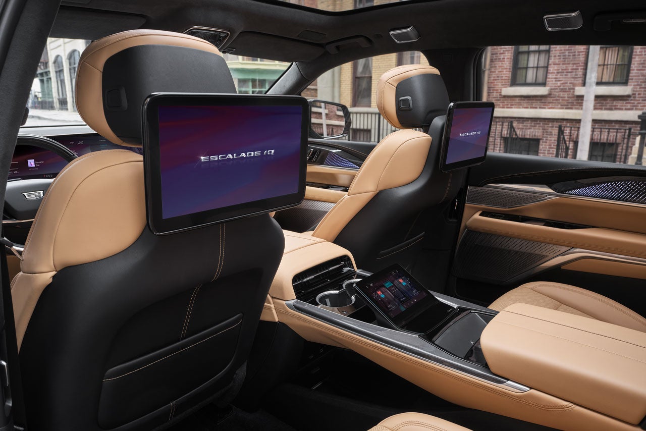 LaFontaine Cadillac Highland in Highland Charter Township MI